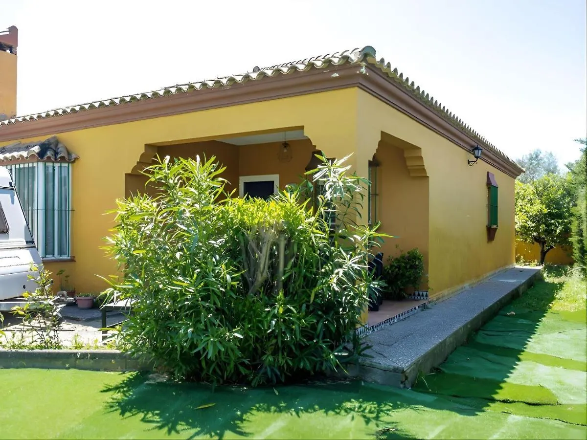 Holiday home Chalet Con Jardin, Barbacoa Y Piscina Privada Chiclana de la Frontera