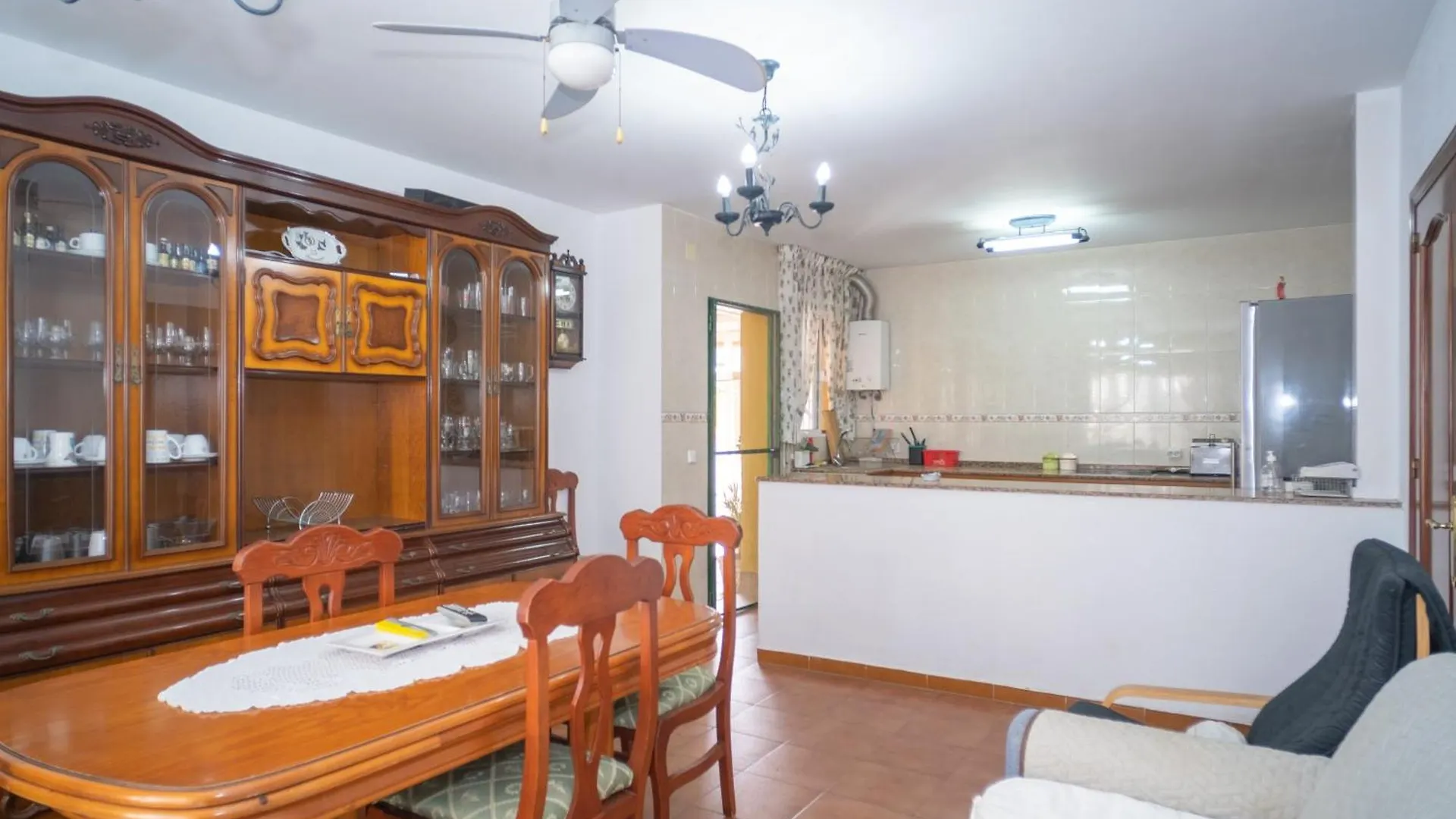 Holiday home Chalet Con Jardin, Barbacoa Y Piscina Privada Chiclana de la Frontera