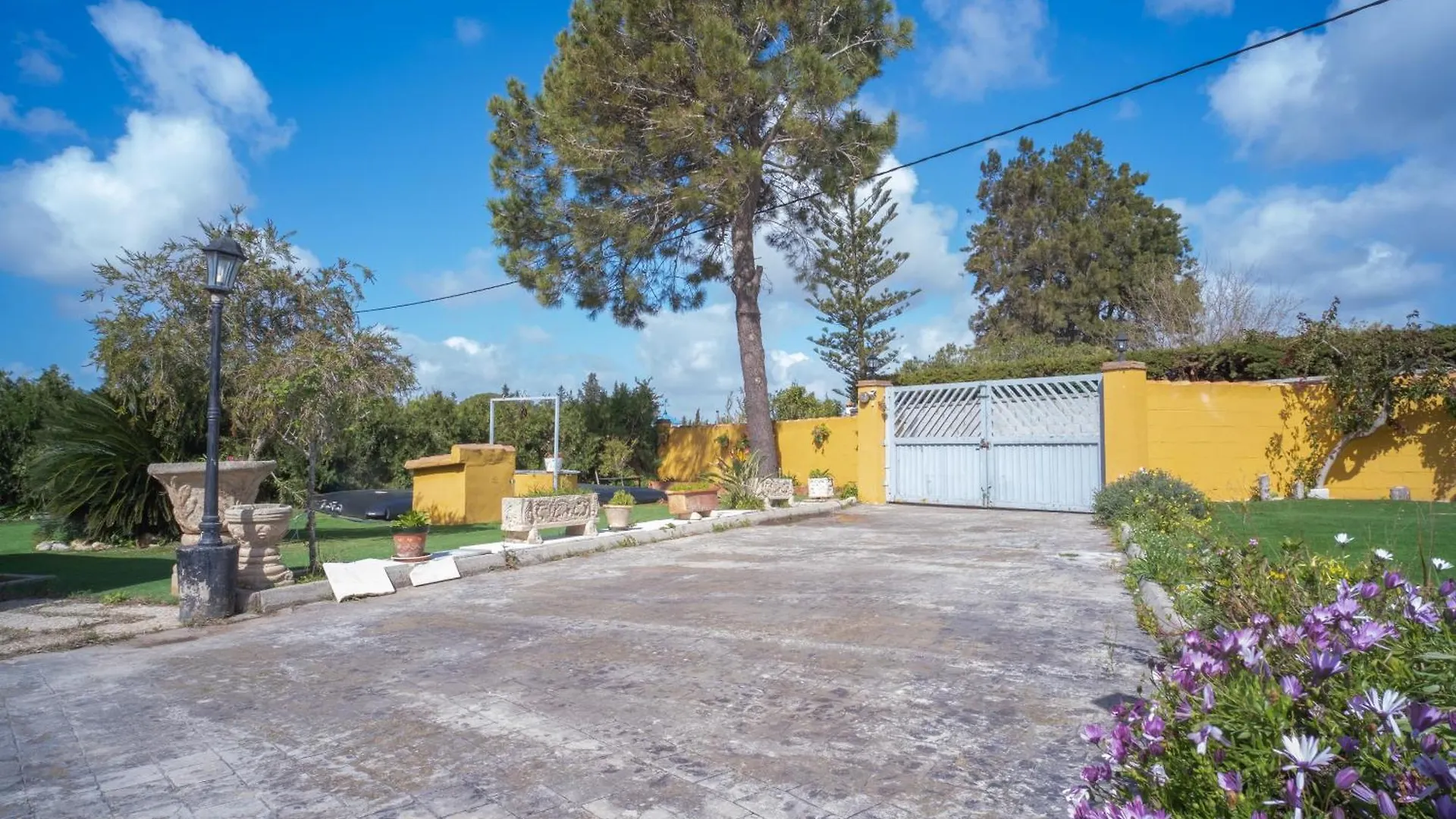 Chalet Con Jardin, Barbacoa Y Piscina Privada Chiclana de la Frontera 0*,  Spain